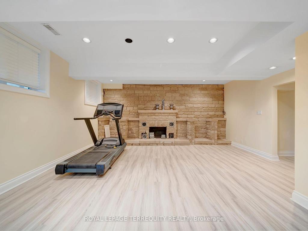 









166


Arnold

Avenue,
Vaughan,




ON
L4J 1B7

