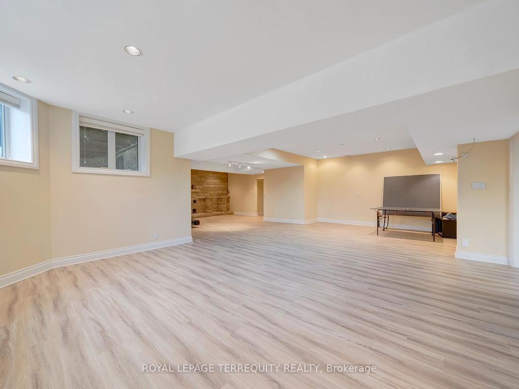 









166


Arnold

Avenue,
Vaughan,




ON
L4J 1B7


