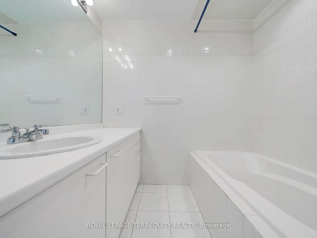 









166


Arnold

Avenue,
Vaughan,




ON
L4J 1B7

