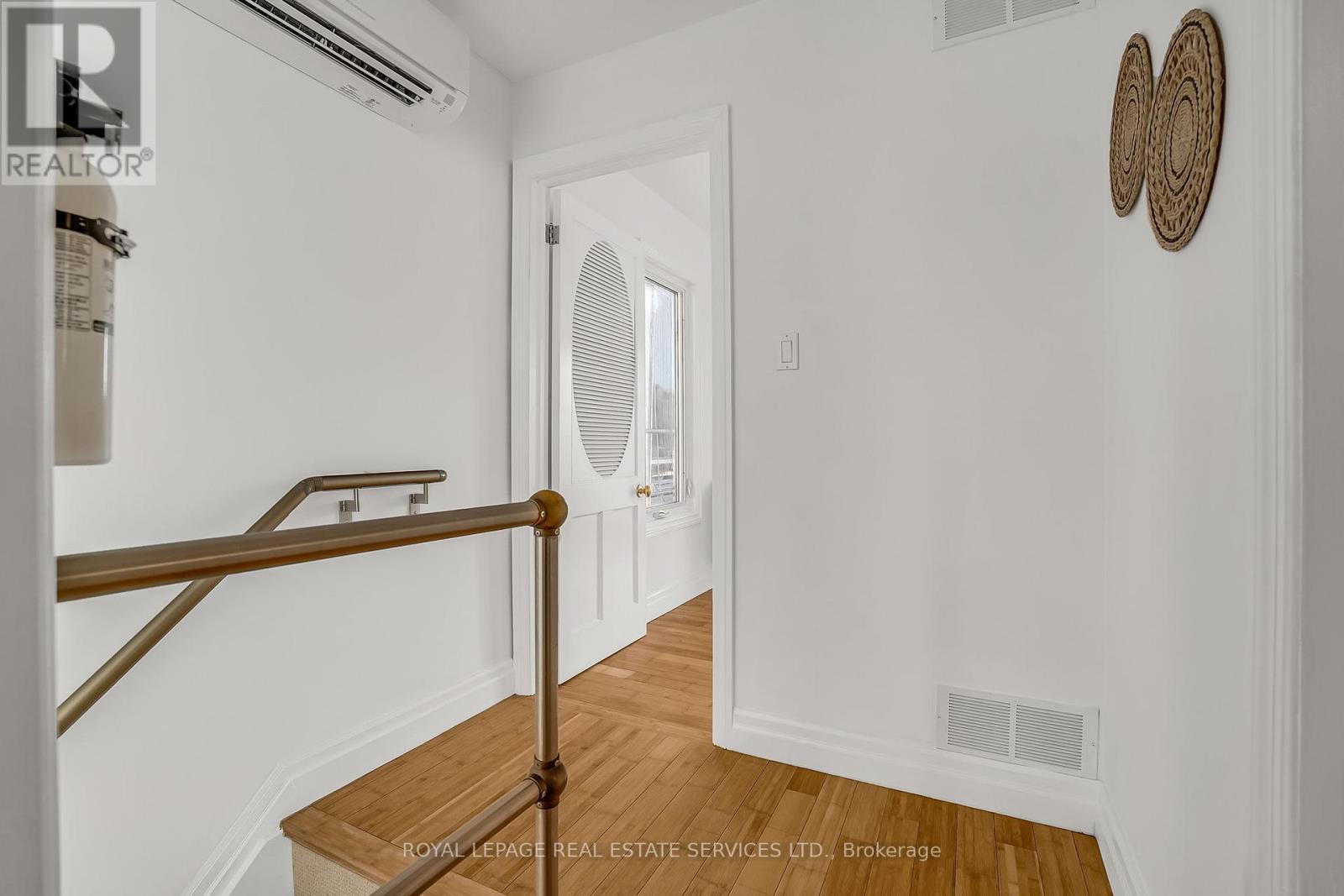 












8 - 7 BRIMLEY ROAD S

,
Toronto,




Ontario
M1M3W3

