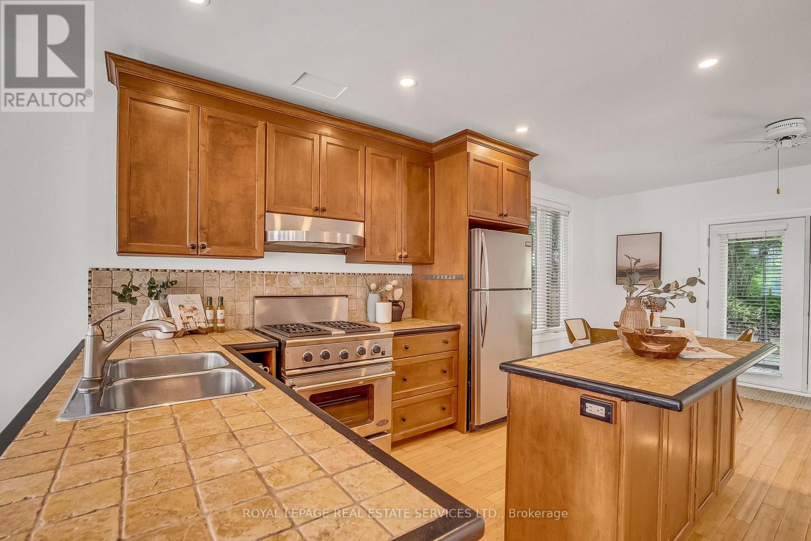 












8 - 7 BRIMLEY ROAD S

,
Toronto,




Ontario
M1M3W3

