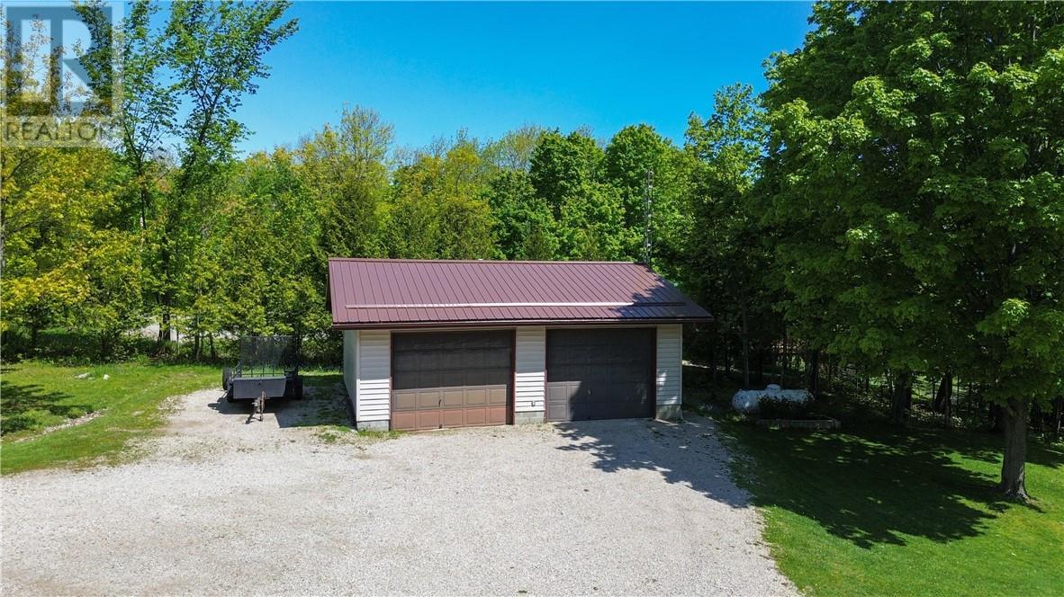 












28 Paul's Point Lane

,
Mindemoya, Manitoulin Island,




Ontario
P0P1S0

