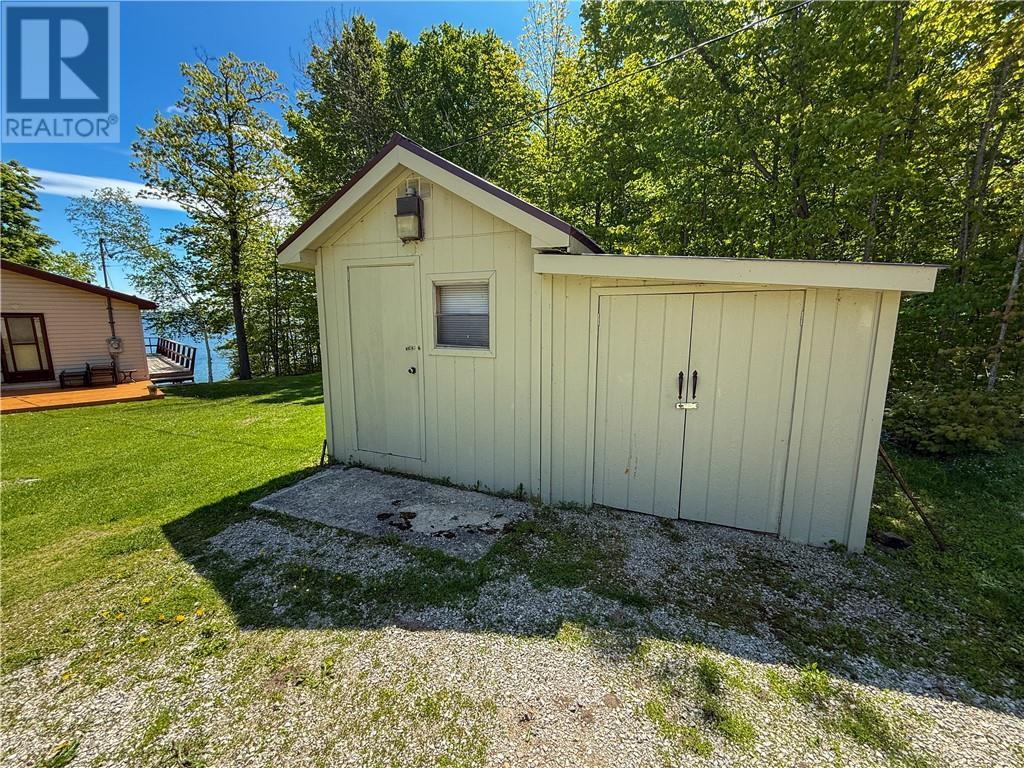 












28 Paul's Point Lane

,
Mindemoya, Manitoulin Island,




Ontario
P0P1S0


