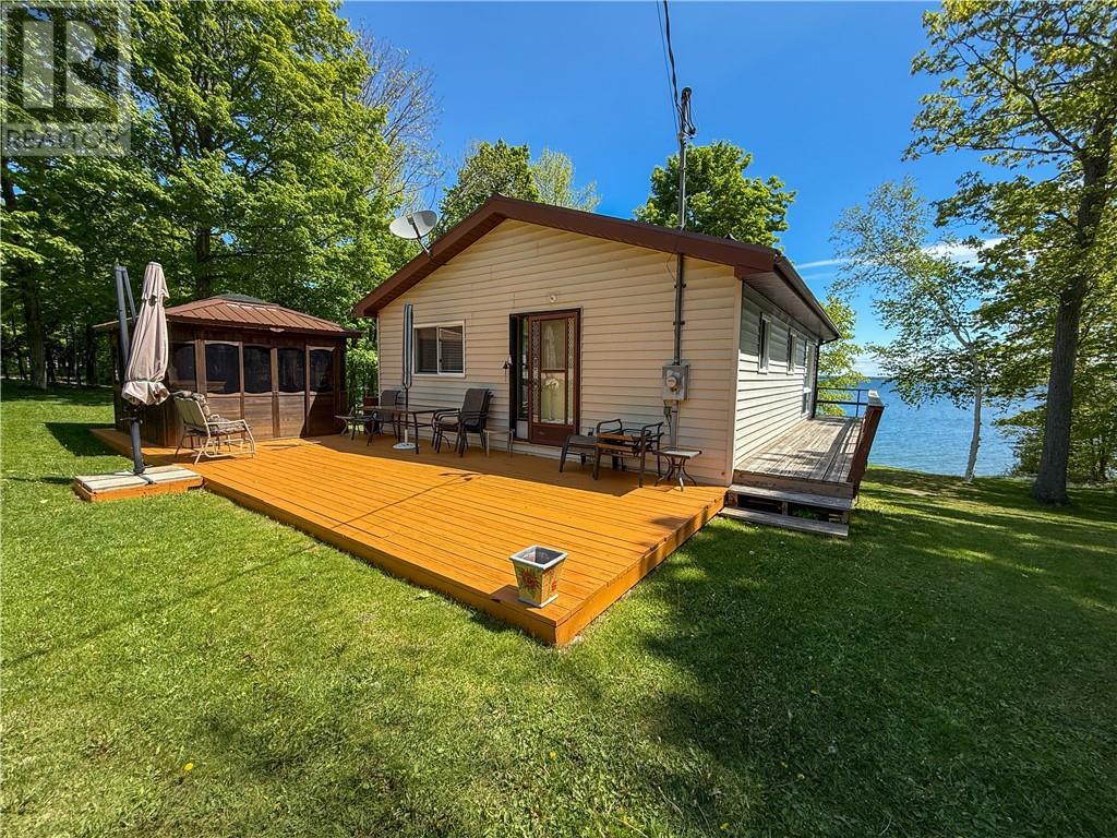 












28 Paul's Point Lane

,
Mindemoya, Manitoulin Island,




Ontario
P0P1S0

