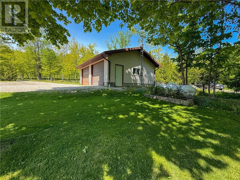 












28 Paul's Point Lane

,
Mindemoya, Manitoulin Island,




Ontario
P0P1S0

