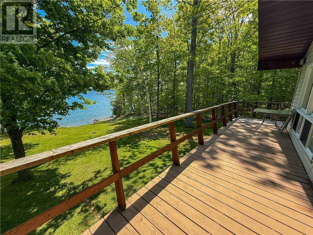 












28 Paul's Point Lane

,
Mindemoya, Manitoulin Island,




Ontario
P0P1S0

