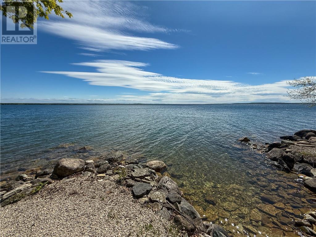 












28 Paul's Point Lane

,
Mindemoya, Manitoulin Island,




Ontario
P0P1S0

