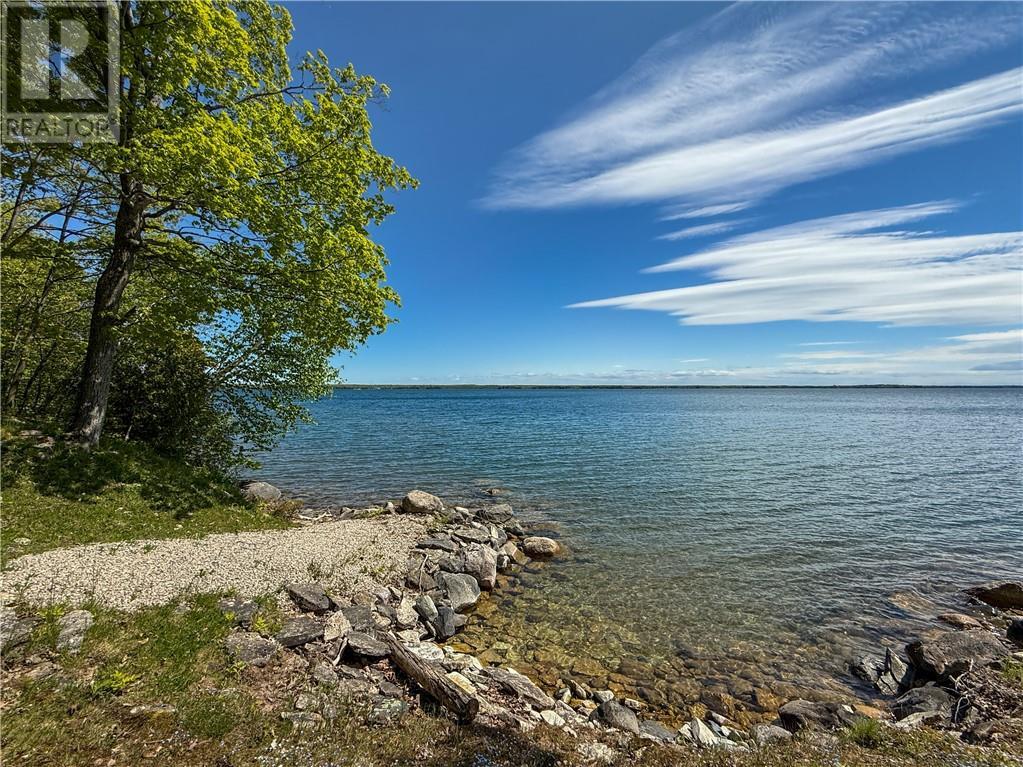 












28 Paul's Point Lane

,
Mindemoya, Manitoulin Island,




Ontario
P0P1S0

