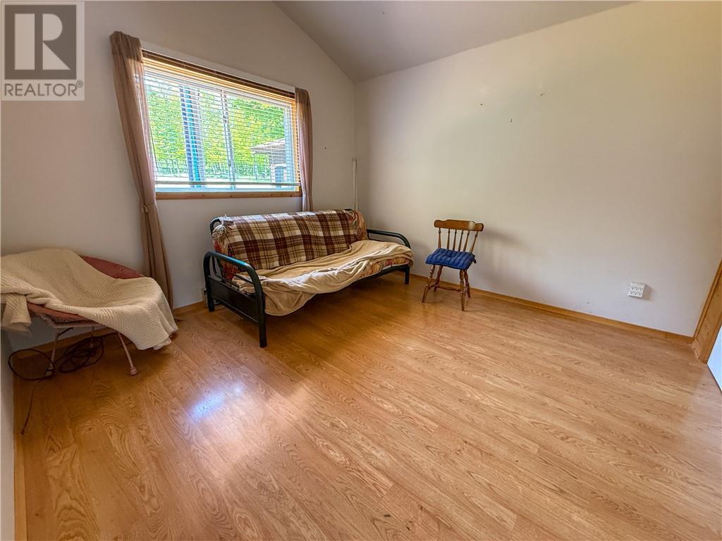 












28 Paul's Point Lane

,
Mindemoya, Manitoulin Island,




Ontario
P0P1S0

