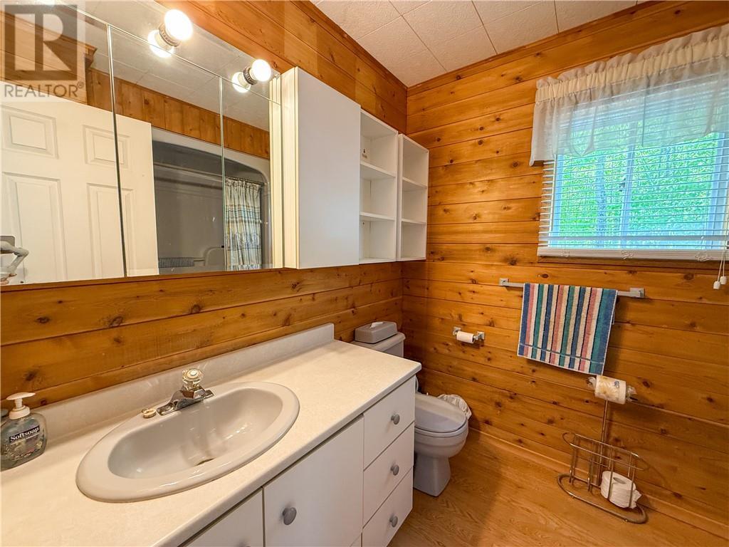 












28 Paul's Point Lane

,
Mindemoya, Manitoulin Island,




Ontario
P0P1S0

