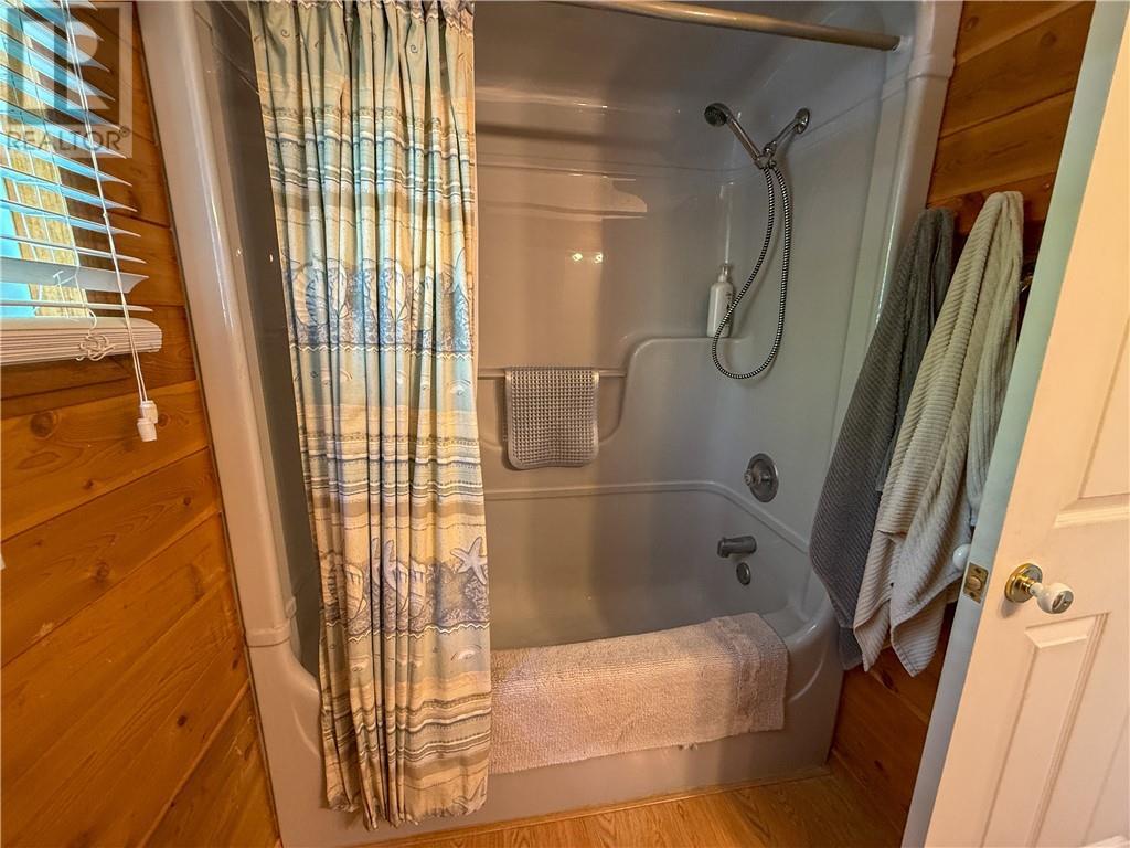 












28 Paul's Point Lane

,
Mindemoya, Manitoulin Island,




Ontario
P0P1S0

