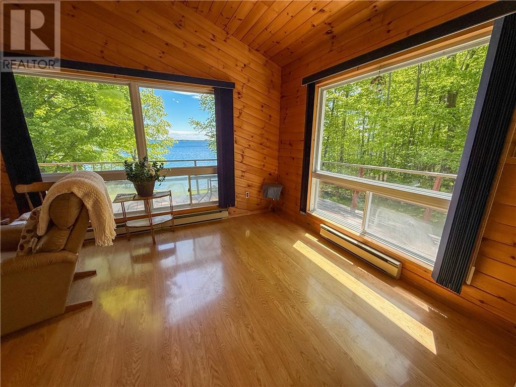 












28 Paul's Point Lane

,
Mindemoya, Manitoulin Island,




Ontario
P0P1S0


