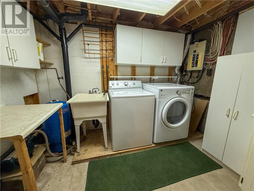 












28 Paul's Point Lane

,
Mindemoya, Manitoulin Island,




Ontario
P0P1S0

