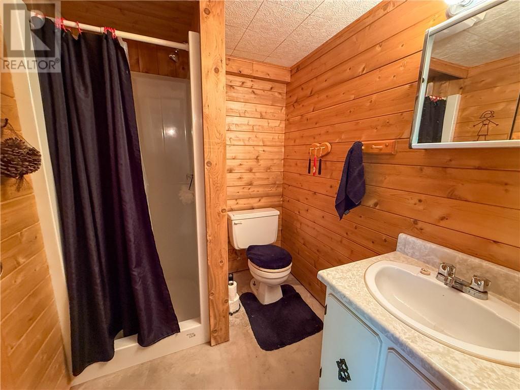 












28 Paul's Point Lane

,
Mindemoya, Manitoulin Island,




Ontario
P0P1S0

