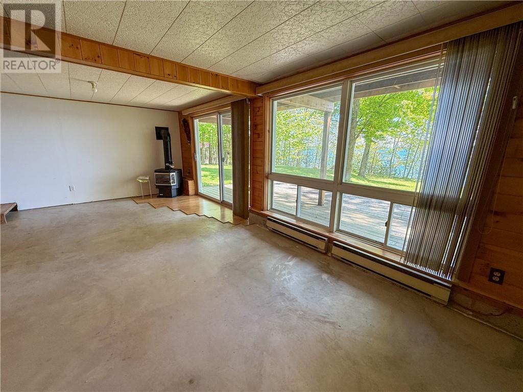 












28 Paul's Point Lane

,
Mindemoya, Manitoulin Island,




Ontario
P0P1S0

