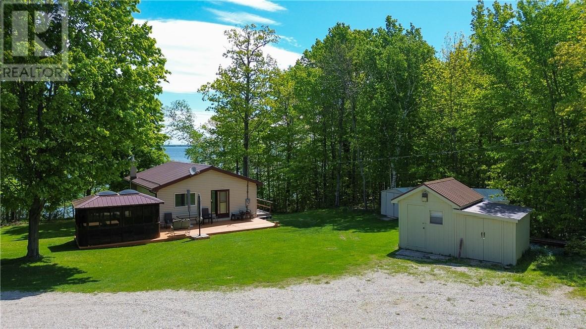 












28 Paul's Point Lane

,
Mindemoya, Manitoulin Island,




Ontario
P0P1S0

