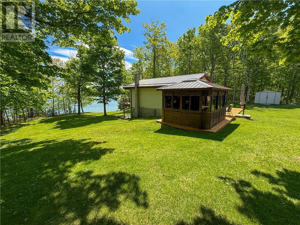 












28 Paul's Point Lane

,
Mindemoya, Manitoulin Island,




Ontario
P0P1S0

