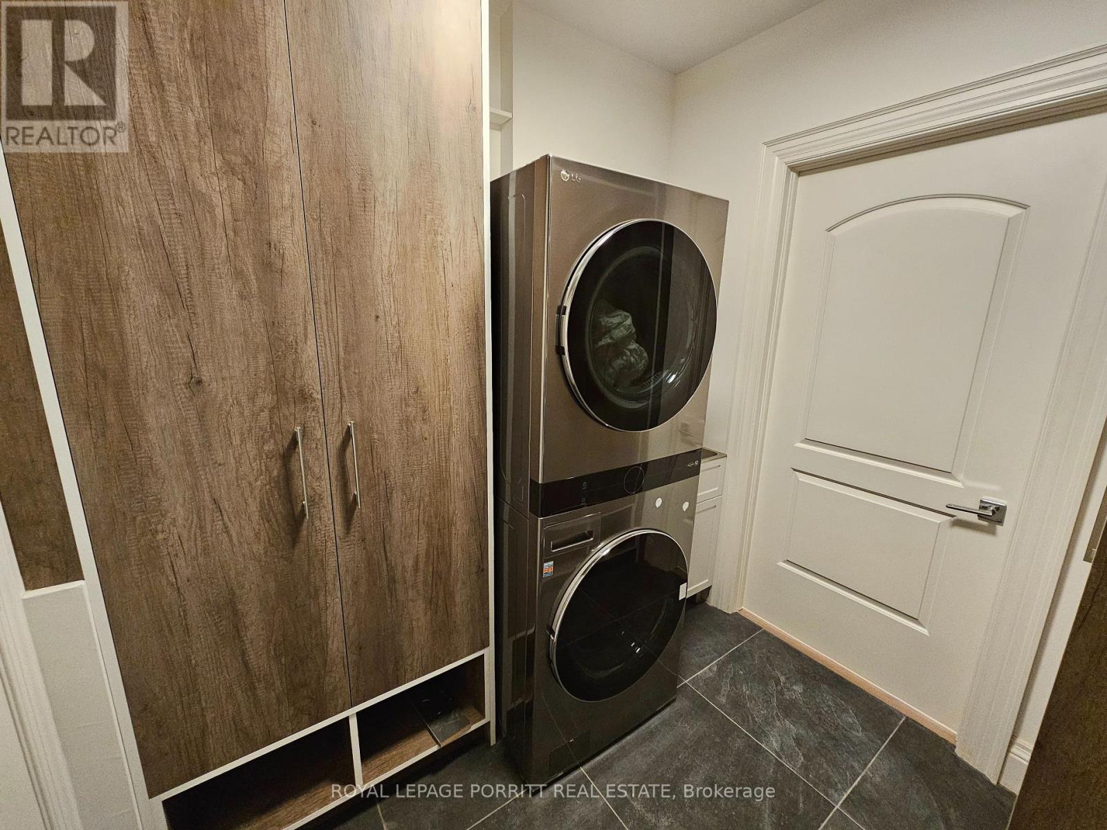 












#LOWER - 45 BRULE CRESCENT

,
Toronto,




Ontario
M6S4H8


