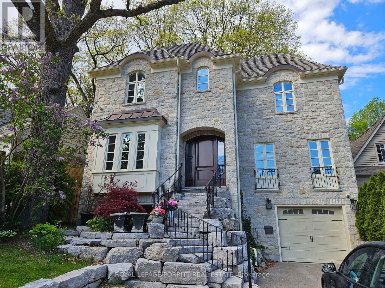 












#LOWER - 45 BRULE CRESCENT

,
Toronto,




Ontario
M6S4H8


