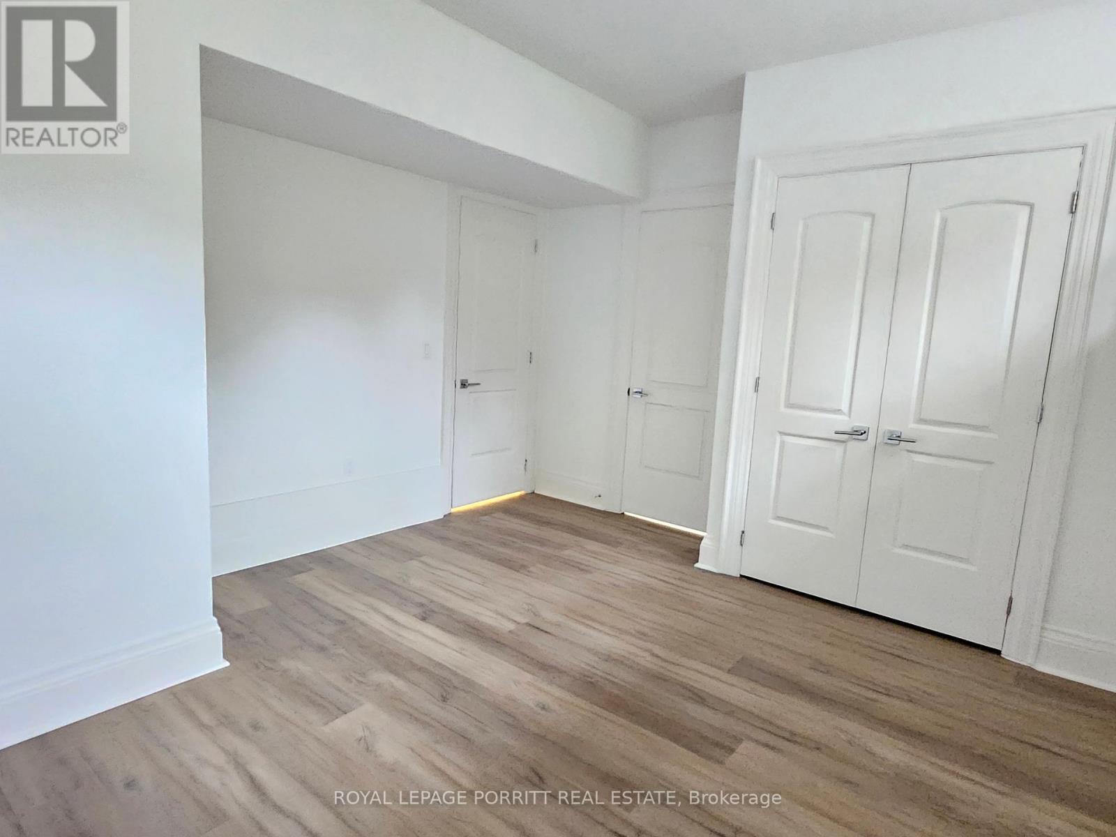 












#LOWER - 45 BRULE CRESCENT

,
Toronto,




Ontario
M6S4H8

