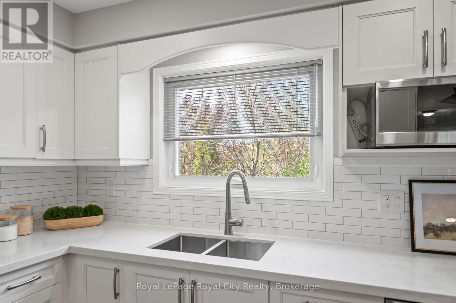 












6515 ALDERWOOD TRAIL

,
Mississauga (Lisgar),




Ontario
L5N6W5

