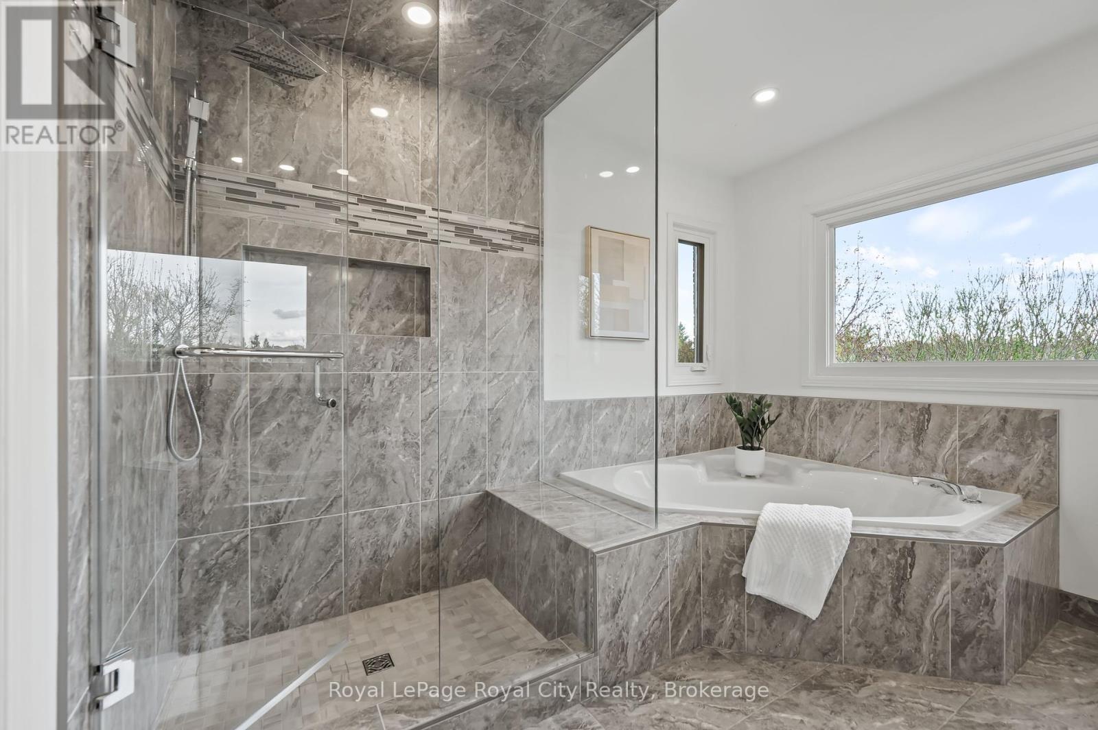 












6515 ALDERWOOD TRAIL

,
Mississauga (Lisgar),




Ontario
L5N6W5

