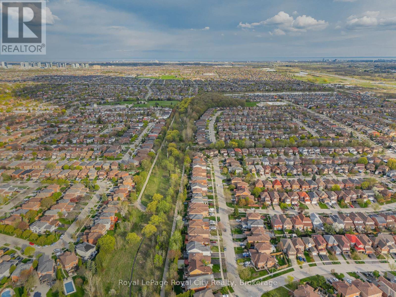 












6515 ALDERWOOD TRAIL

,
Mississauga (Lisgar),




Ontario
L5N6W5

