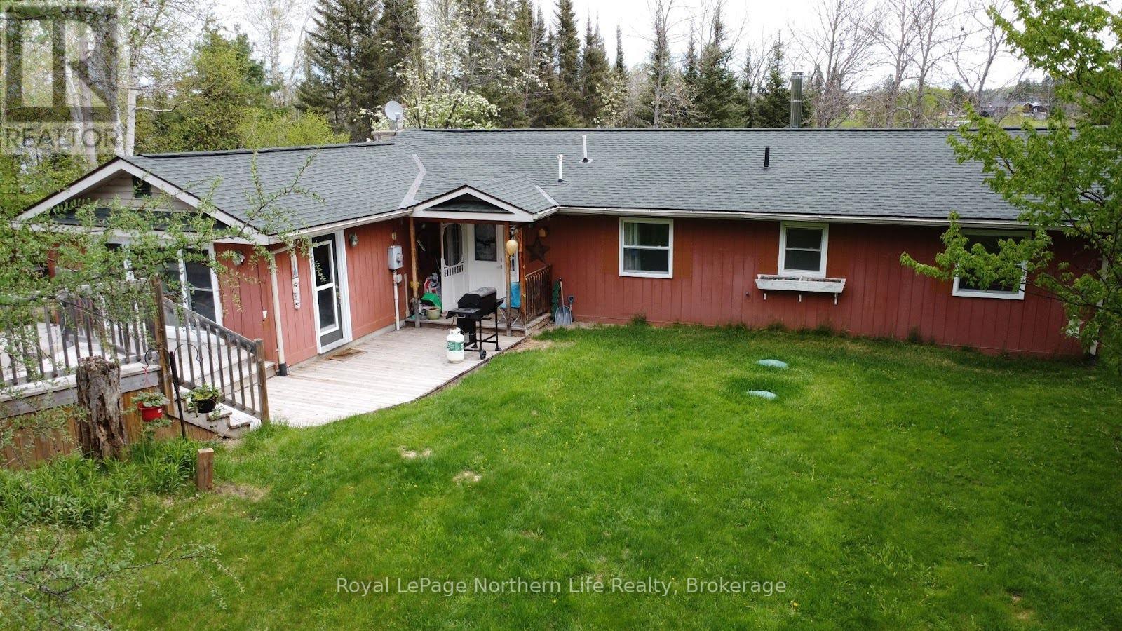 












63 ONTARIO STREET

,
Timiskaming Remote Area (TIM - Outside - Rural),




Ontario
P0J1G0

