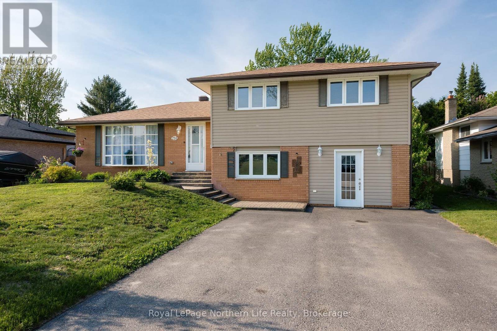 












120 MACBETH CRESCENT S

,
North Bay (Widdifield),




Ontario
P1B7X6

