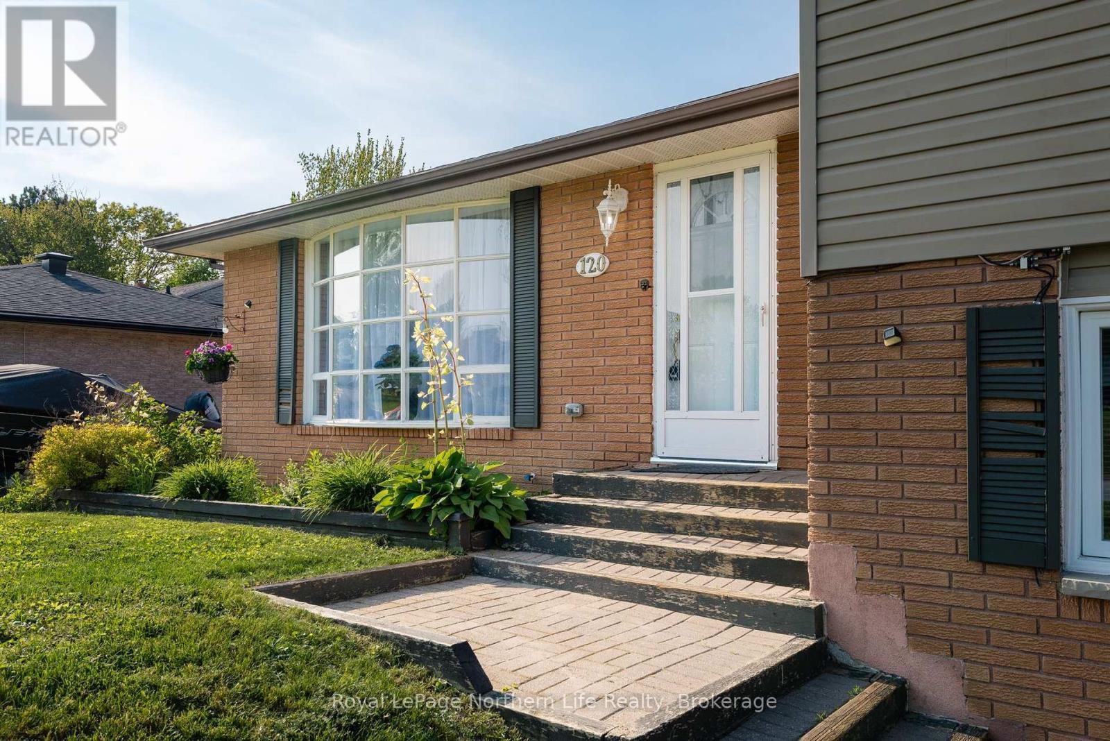 












120 MACBETH CRESCENT S

,
North Bay (Widdifield),




Ontario
P1B7X6


