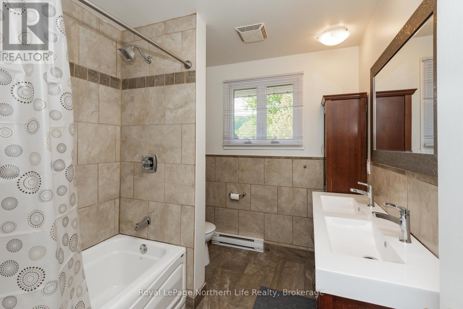 












120 MACBETH CRESCENT S

,
North Bay (Widdifield),




Ontario
P1B7X6

