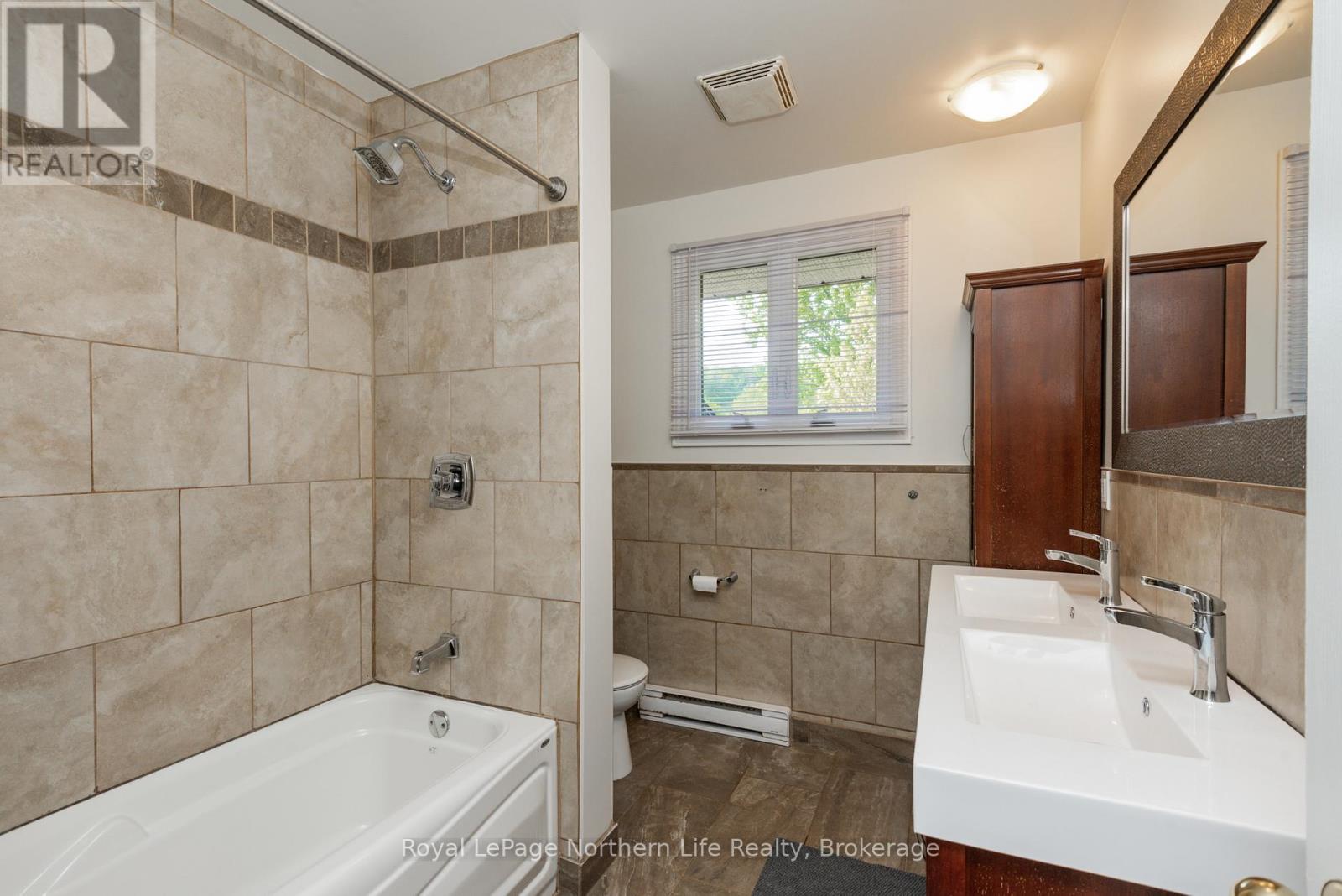 












120 MACBETH CRESCENT S

,
North Bay (Widdifield),




Ontario
P1B7X6

