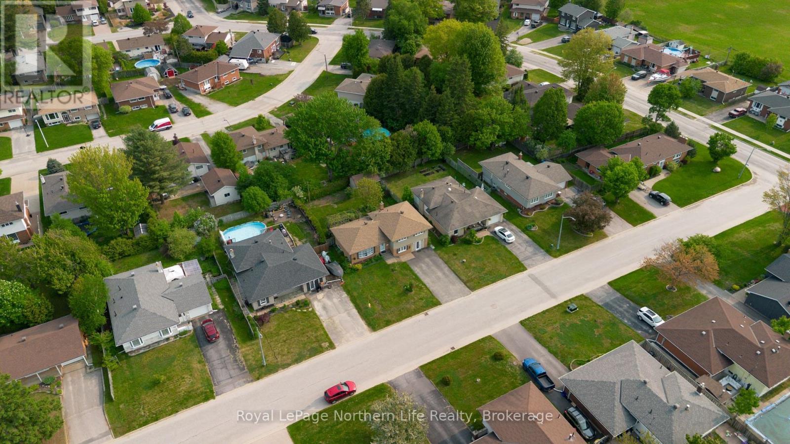 












120 MACBETH CRESCENT S

,
North Bay (Widdifield),




Ontario
P1B7X6

