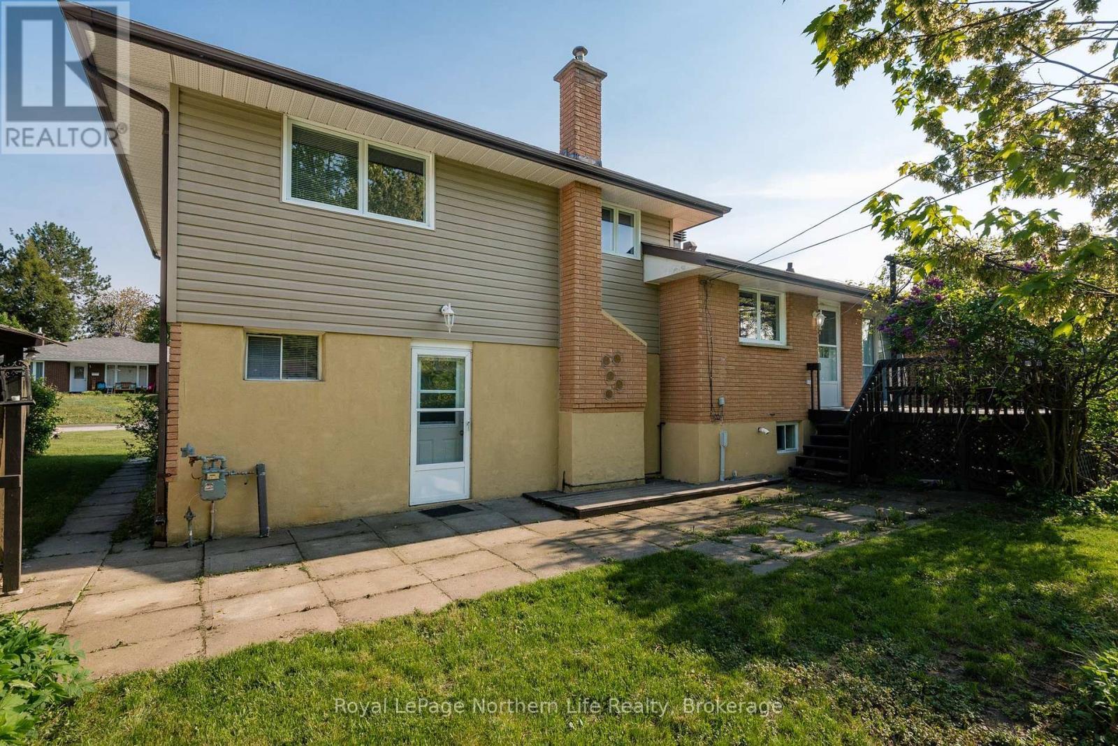 












120 MACBETH CRESCENT S

,
North Bay (Widdifield),




Ontario
P1B7X6

