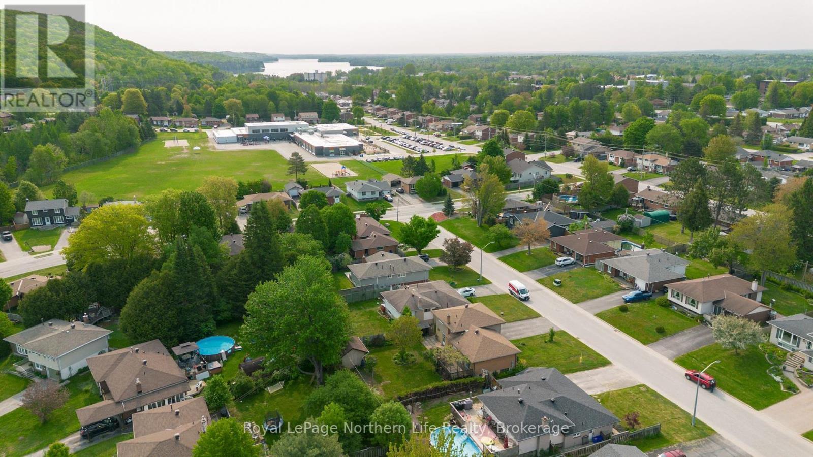 












120 MACBETH CRESCENT S

,
North Bay (Widdifield),




Ontario
P1B7X6

