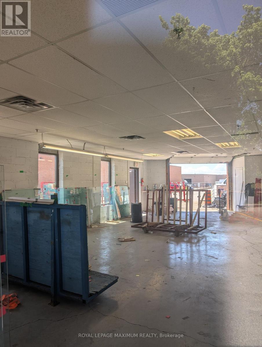 












1 - 644 MILLWAY AVENUE

,
Vaughan,




Ontario
L4K4H4

