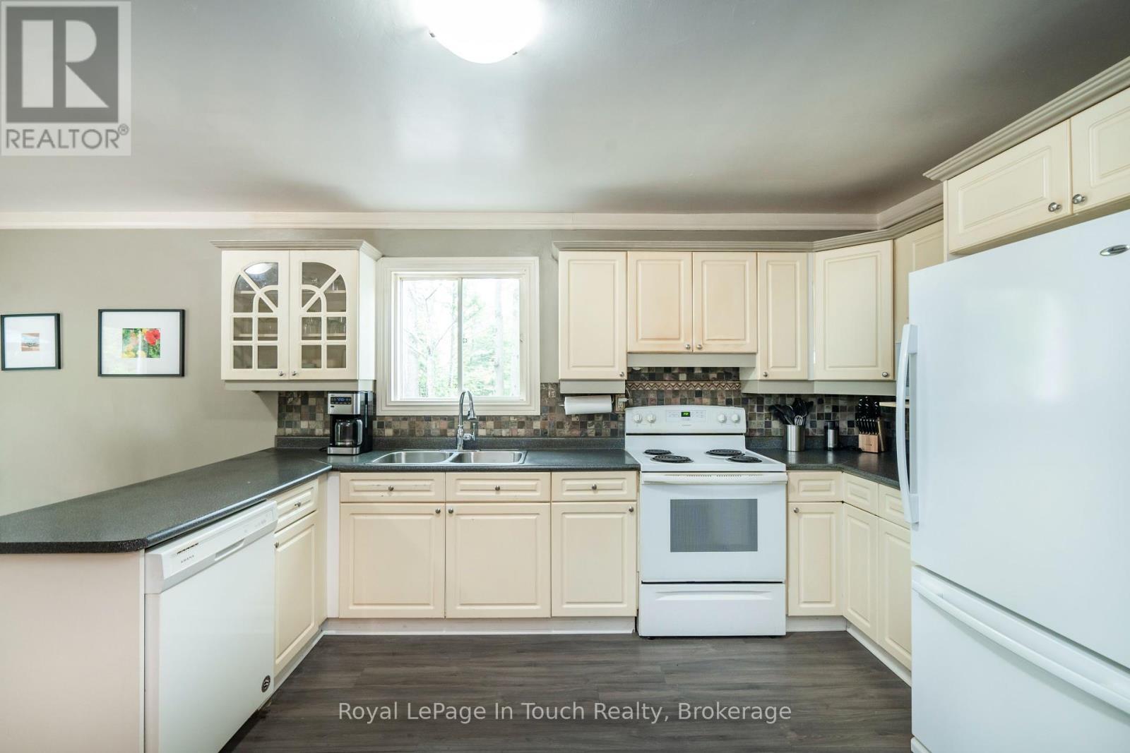 












66 JOLIET CRESCENT

,
Tiny,




Ontario
L9M0G3

