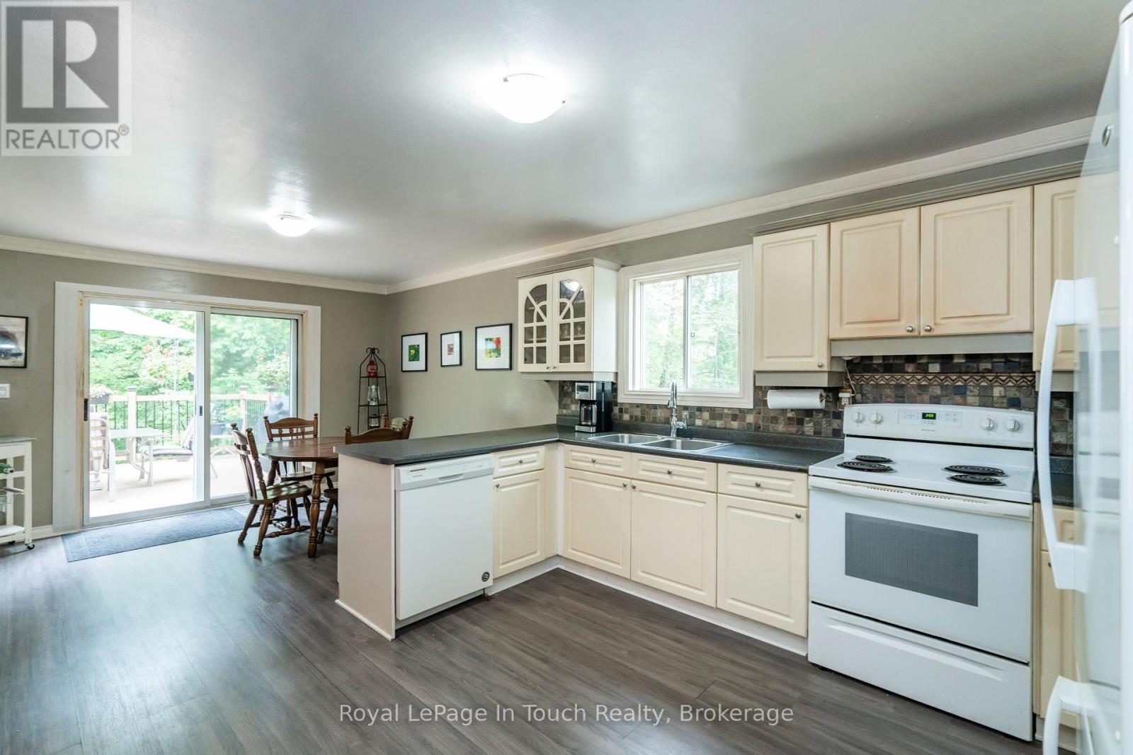 












66 JOLIET CRESCENT

,
Tiny,




Ontario
L9M0G3

