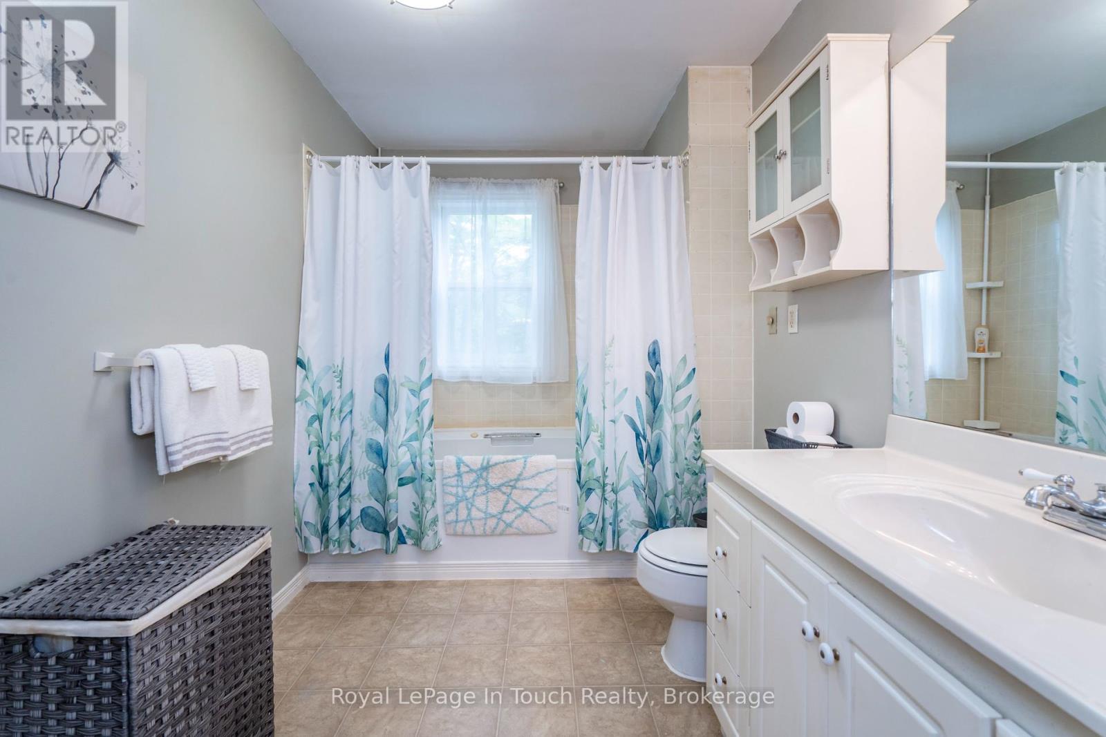 












66 JOLIET CRESCENT

,
Tiny,




Ontario
L9M0G3

