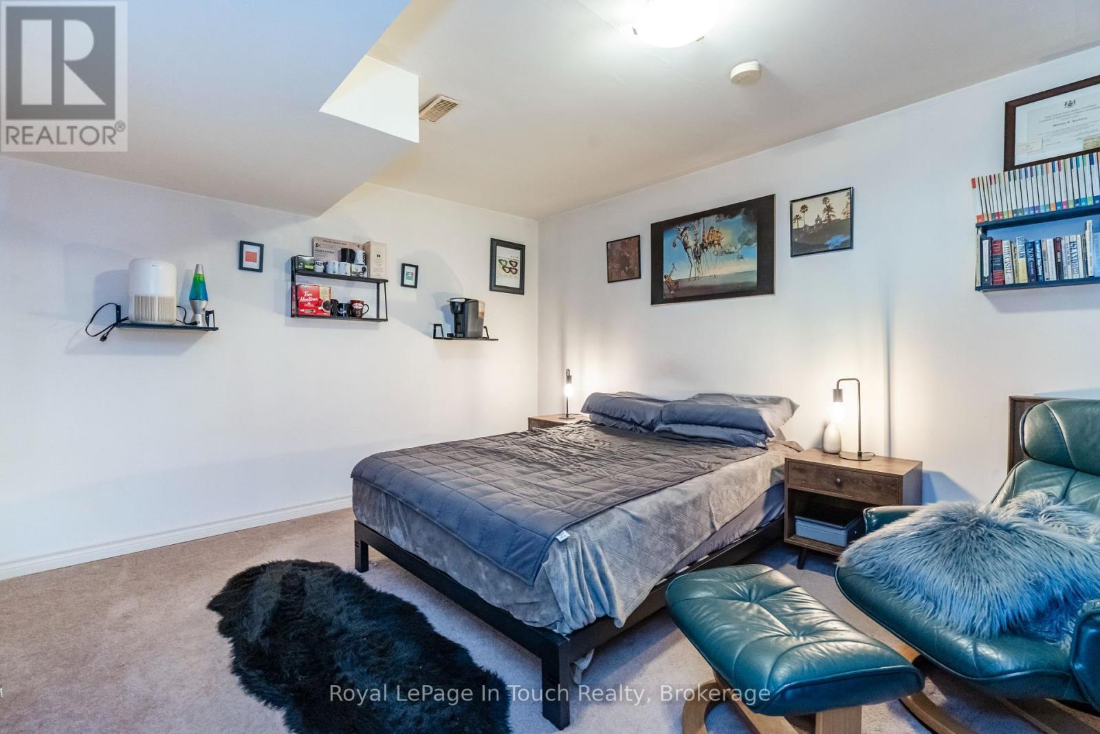 












66 JOLIET CRESCENT

,
Tiny,




Ontario
L9M0G3

