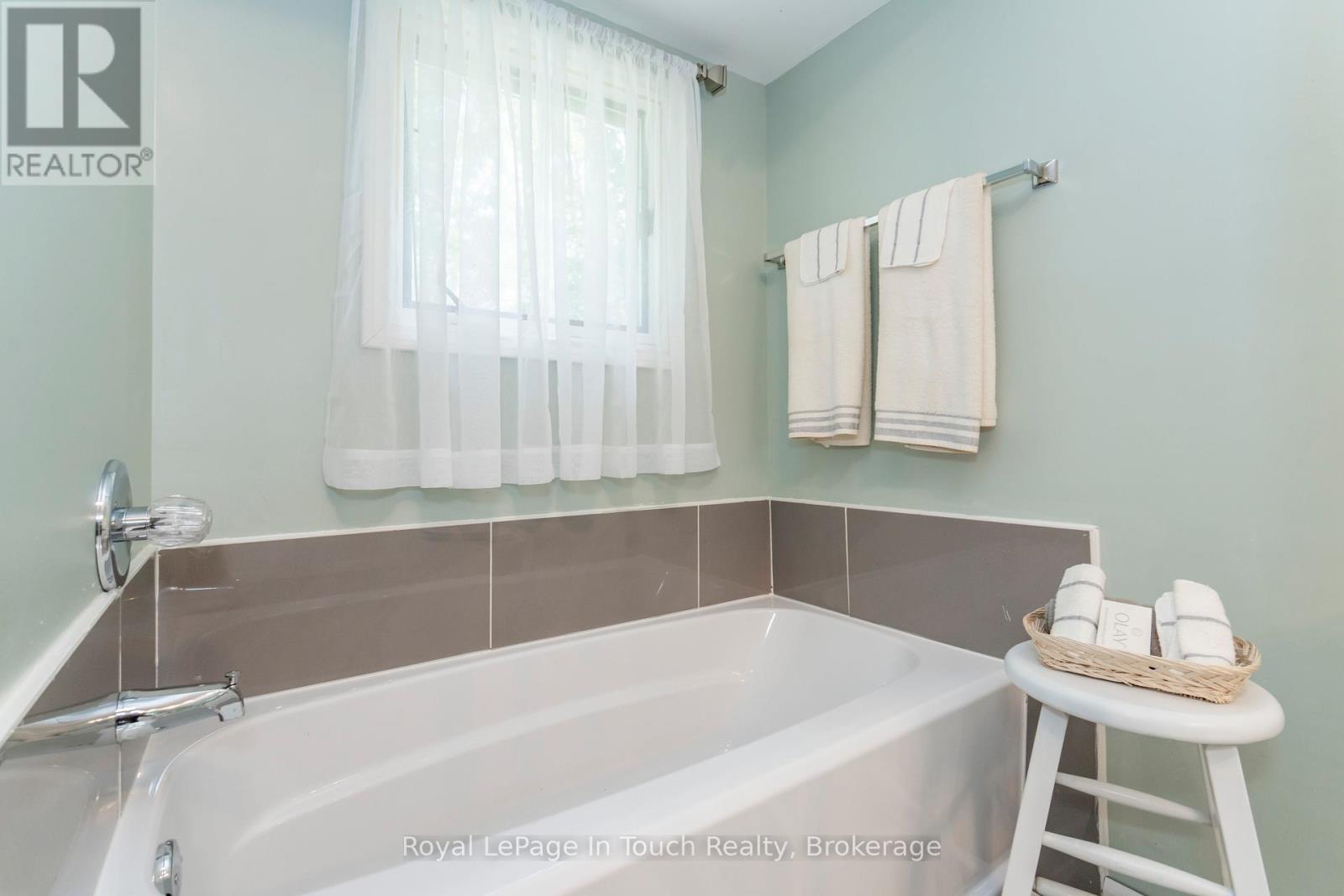 












66 JOLIET CRESCENT

,
Tiny,




Ontario
L9M0G3

