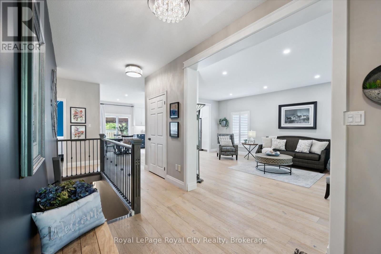 












5 HANEY DRIVE

,
Guelph (Pineridge/Westminster Woods),




Ontario
N1L1N3

