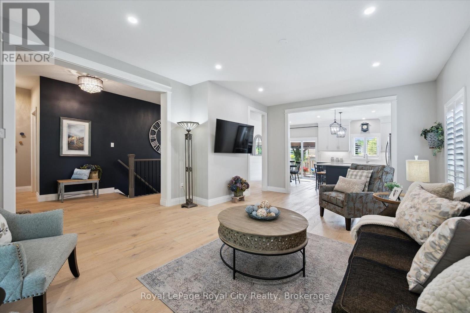 












5 HANEY DRIVE

,
Guelph (Pineridge/Westminster Woods),




Ontario
N1L1N3

