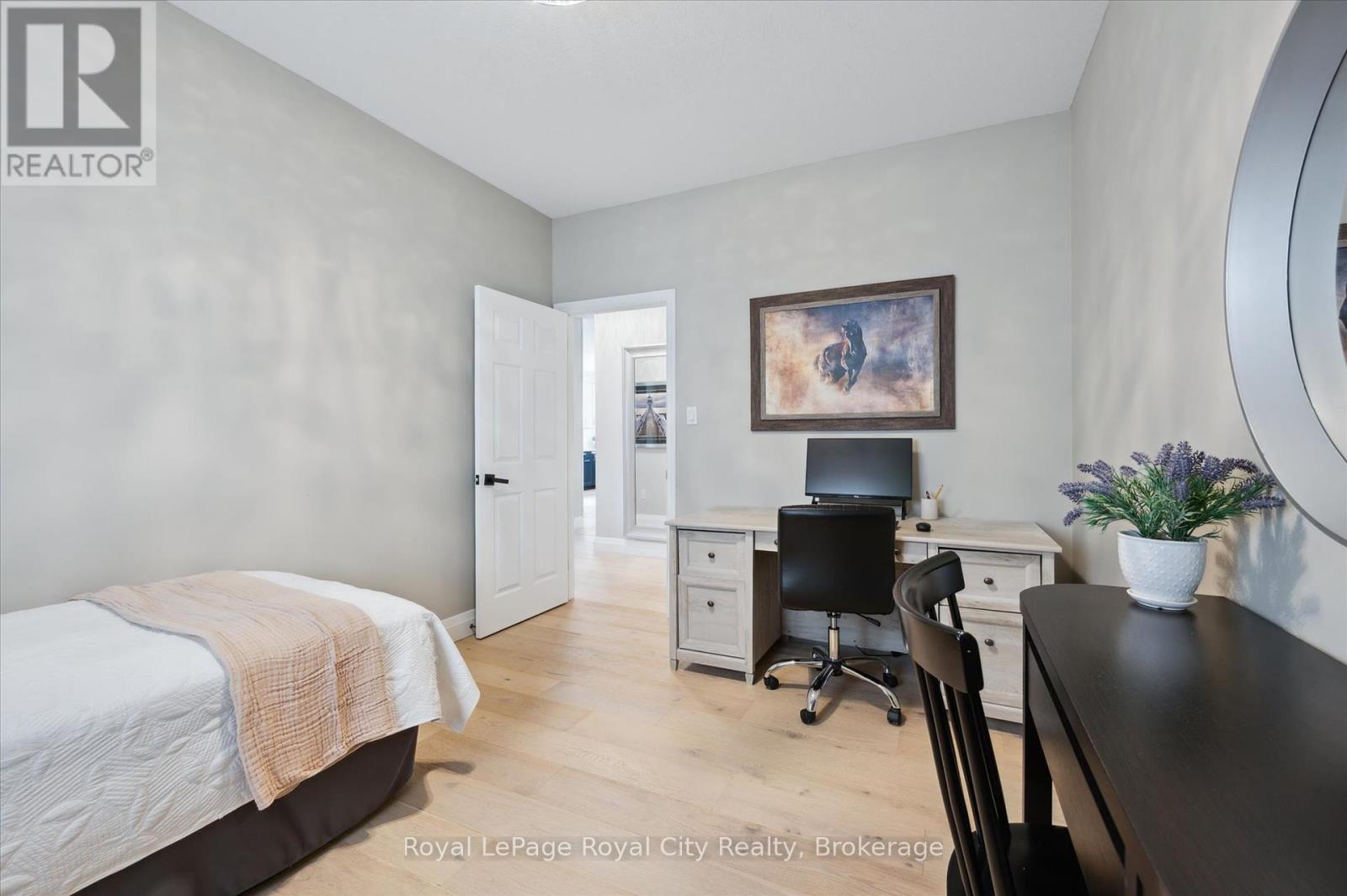 












5 HANEY DRIVE

,
Guelph (Pineridge/Westminster Woods),




Ontario
N1L1N3

