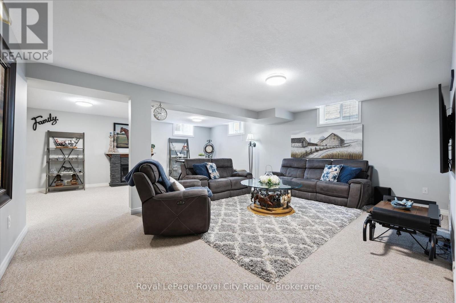 












5 HANEY DRIVE

,
Guelph (Pineridge/Westminster Woods),




Ontario
N1L1N3

