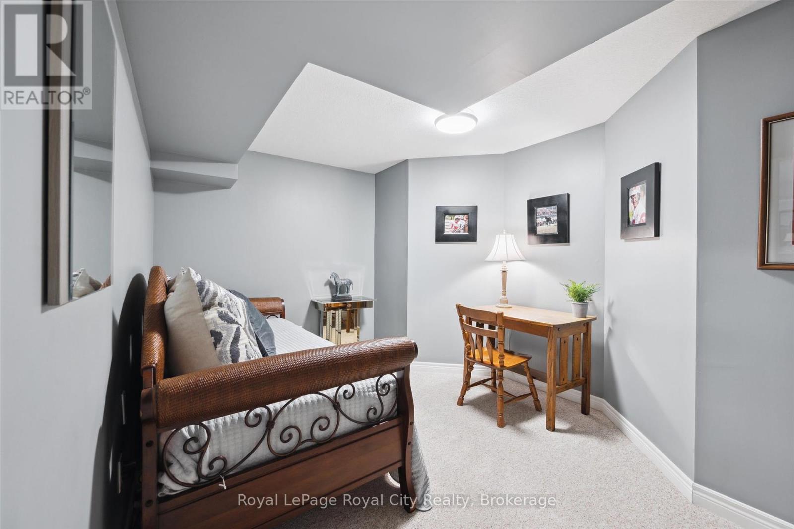 












5 HANEY DRIVE

,
Guelph (Pineridge/Westminster Woods),




Ontario
N1L1N3

