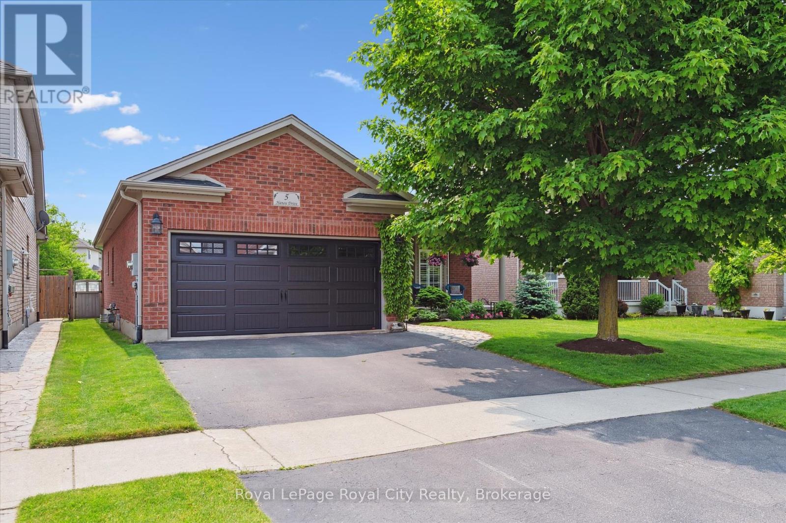 












5 HANEY DRIVE

,
Guelph (Pineridge/Westminster Woods),




Ontario
N1L1N3


