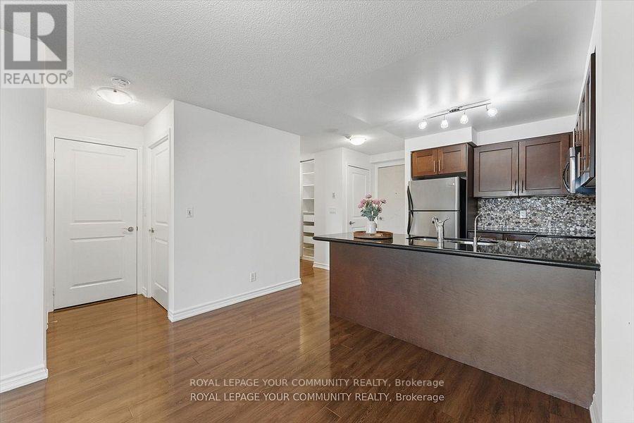 












214 - 18 HARDING BOULEVARD

,
Richmond Hill,




Ontario
L4C0T3


