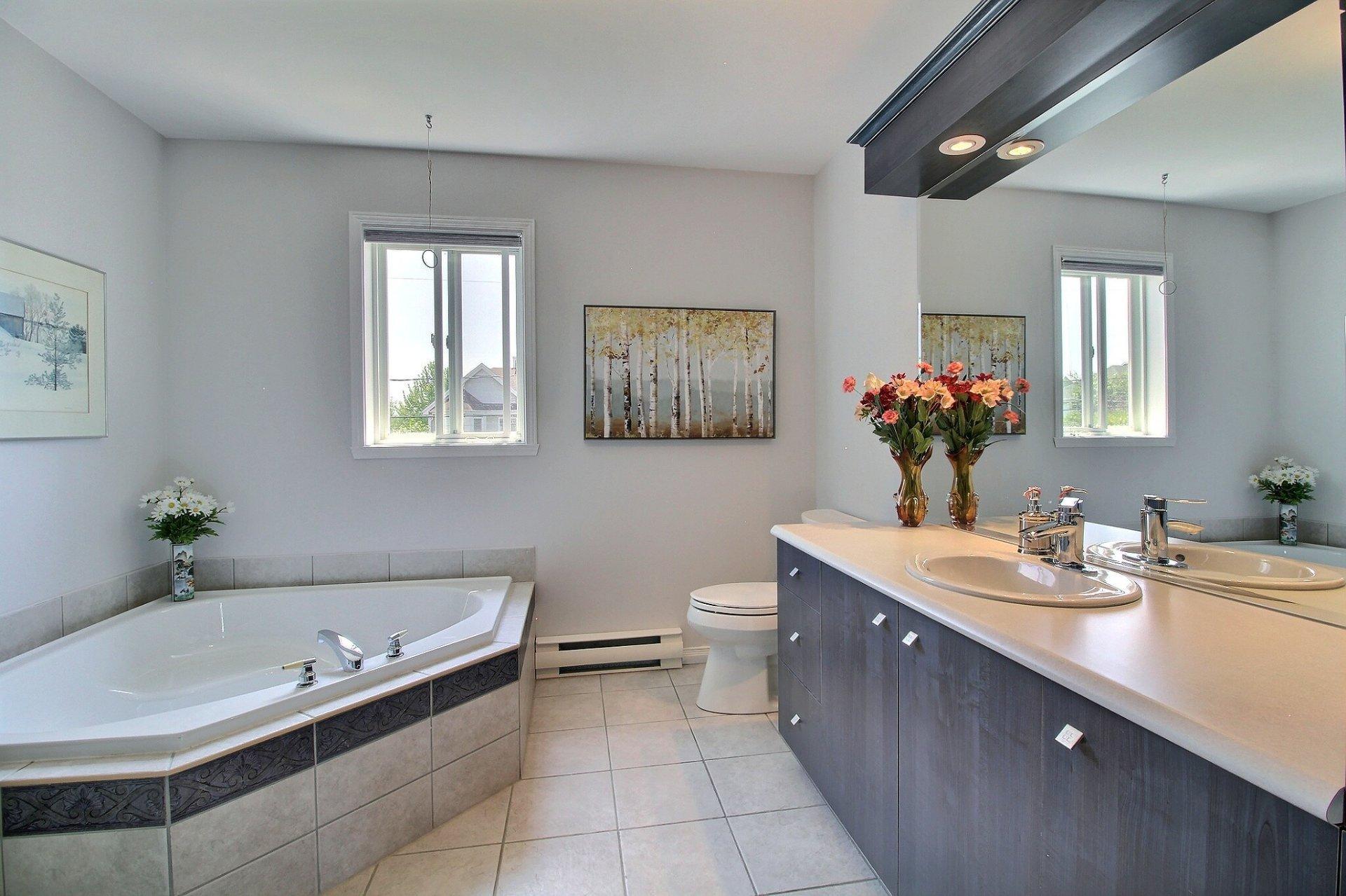 









2814


Rue Georges-Cusson

,
Sherbrooke (Les Nations),




QC
J1L2X8

