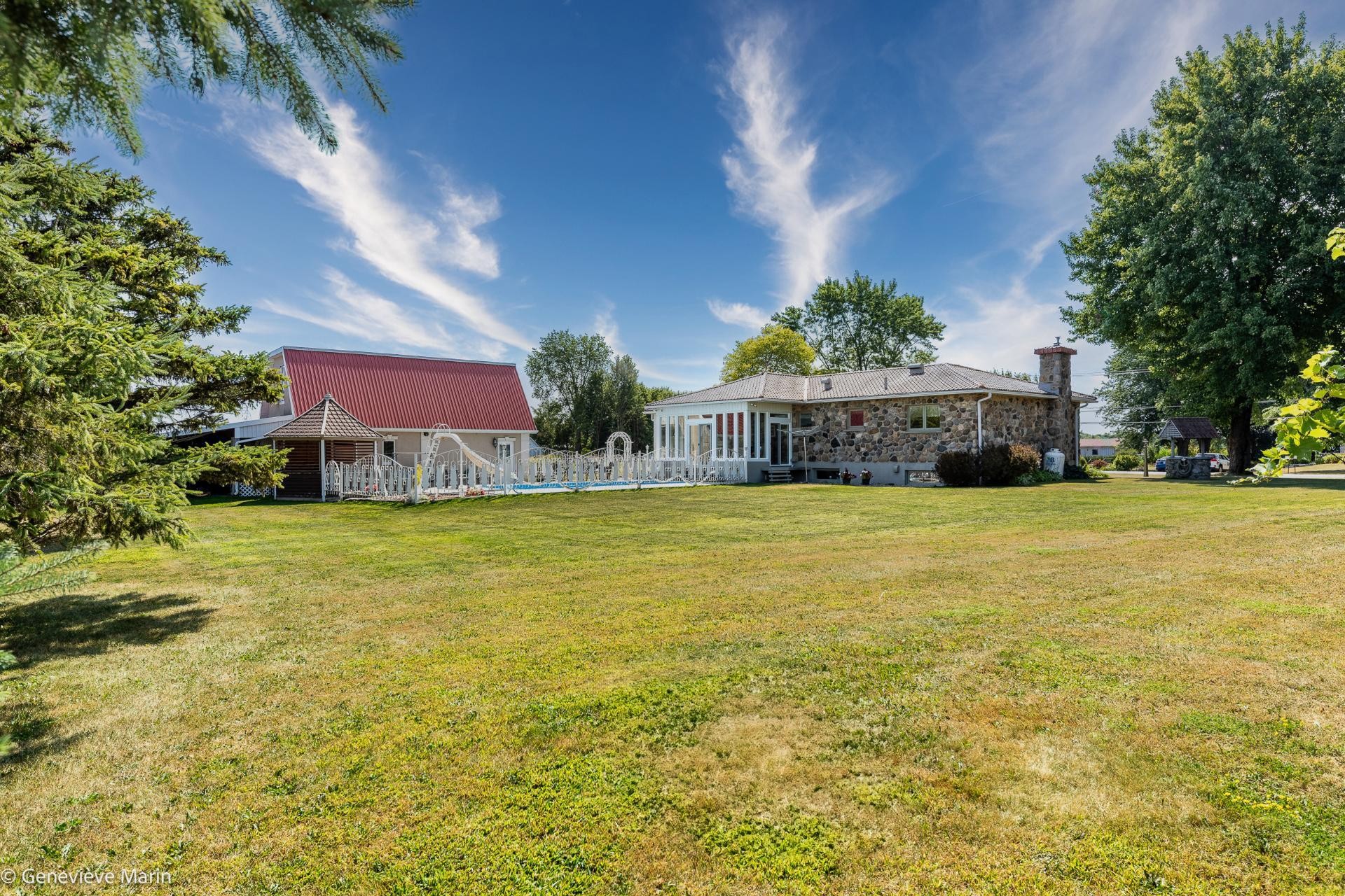 









214


Rg St-Édouard

,
Saint-Jean-sur-Richelieu,




QC
J2X5T9

